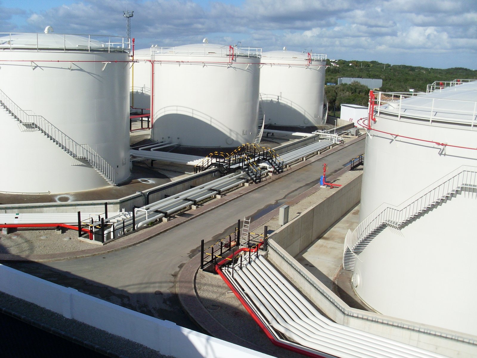 Terminal de tanques industriales